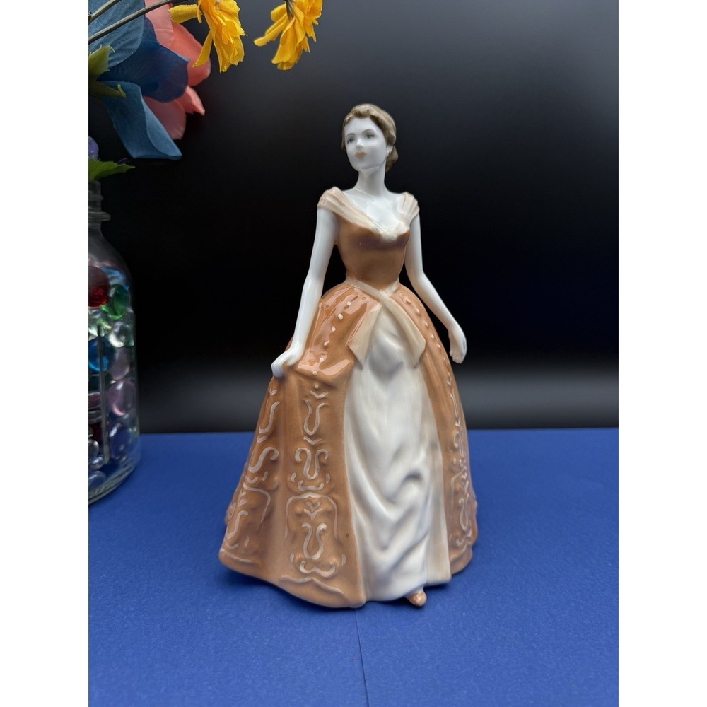 Royal Doulton Bone China Figure ~ HN4660‎ ~ Summer's Dream ~ 8.25"Tall  Mint!